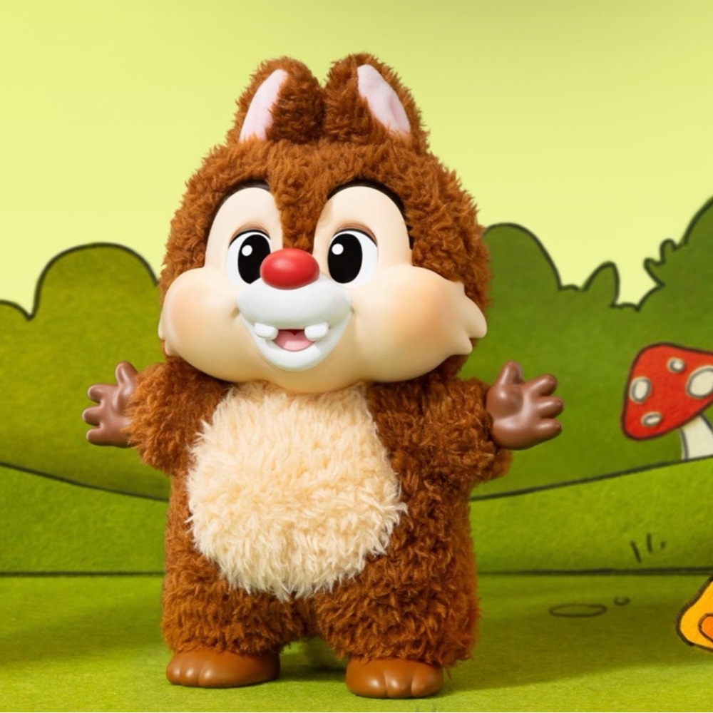 Mickey Family Cute Together - Dale Chipmunk
